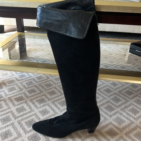 Gorgeous suede Italian leather Boots. Worn only 2x. In perfect condition. - Picture 2 of 7